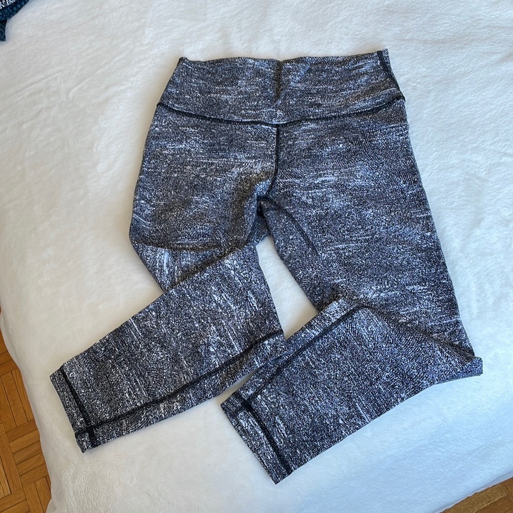 Lululemon Wunder Under Luon 25” leggings